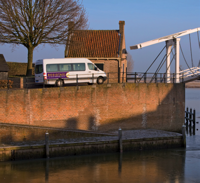 Waar rijdt Regiotaxi s-hertogenbosch? Regiotaxi s-hertogenbosch rijdt in s-hertogenbosch, Vught, Schijndel, Sint- Michielsgestel, Haaren, Heusden en Boxtel.