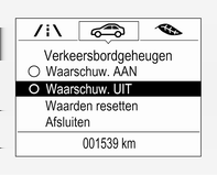 Rijden en bediening 177 Systeem terugstellen De inhoud van het verkeersbordgeheugen kan in het menu Instellingen van de pagina Verkeersbordherkenning worden gewist door Waarden resetten te selecteren