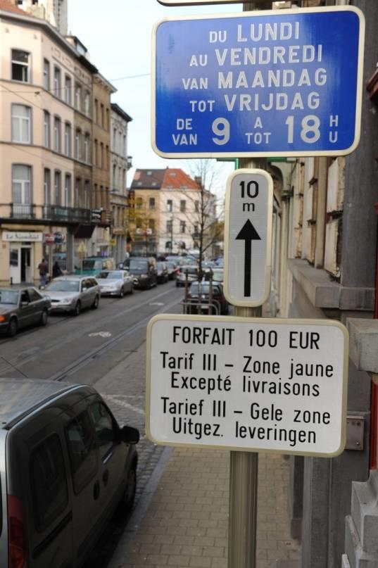 Andere betaalsystemen Op plaatsen gesignaleerd door het verkeersbord van het type E9, aangevuld met een onderbord met de vermelding "betalend", evenals op plaatsen met