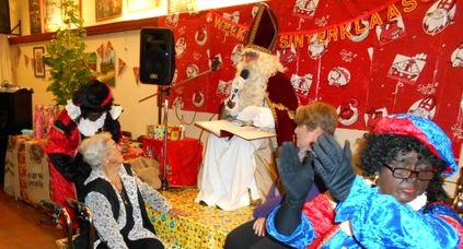 SINT NICOLAAS - BINGO - 05 - DECEMBER 2015 En zo was het alweer 5 december en konden we de Sint Nicolaasbingo spelen. Iedereen zat in spanning of de goede Sint wel zou komen.