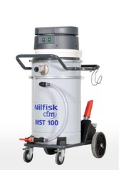 Het opzuigen van vloeistoffen is nog nooit zo eenvoudig geweest! De Nilfisk-CFM WST100 is een eenfase zuiger met een kantelbare motorkop en 100L containerinhoud, ontworpen voor natte toepassingen.