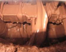 Kleinschalige productie-infrastructuur Van cacaobonen tot cacaomassa