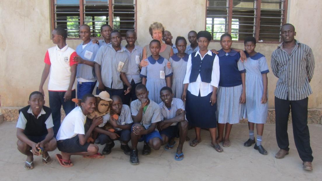 Intussen is de laatste maand van schooljaar 2011 gestart... Op 18 november sluiten we terug onze poort en genieten onze Keniaanse kinderen van hun grote vakantie.