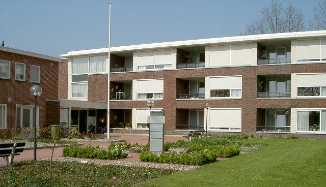 4. Informatie 11 senioren appartementen in de Groene Borg te Zevenhuizen Algemeen In het centrum van Zevenhuizen staat, aan het Bosplantsoen 1, het complex De Groene Borg (bouwjaar 2002), met daarin