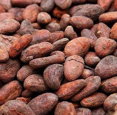 6 5. Cacaobonen Een recept van onze vrienden van Lekker & Simpel Zo maak je de Cacaobonen 1. Doe de banaan met de amandelmelk en de cacaobonen in een blender. 2.