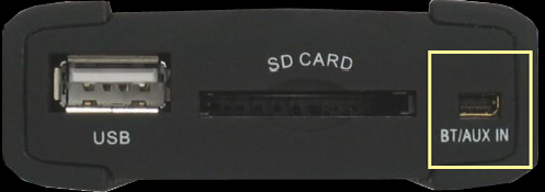 - Random functie - Spoelen SD Card: Input voor het aansluiten van een SD-kaart. Bediening van de SD-kaart gaat via de originele buttons van de radio en stuurwiel en.