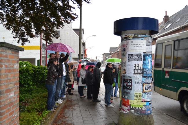 DINSDAG 21 MEI 2013 9.30 u L2, L3, L4, L5 en L6 vertrokken met meer bagage dan nodig met de bus naar Oostduinkerke.