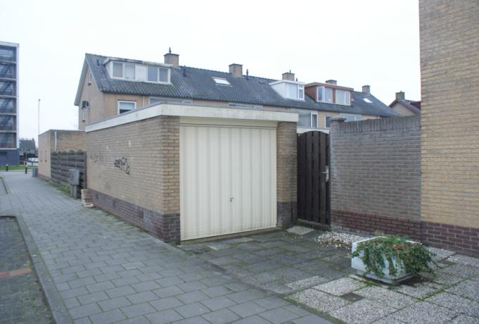 Online executieveiling, 25 februari 2016 om 10:00 uur Antaresstraat 32, 2402 BP, Alphen aan den Rijn Object Ééngezinswoning (Hoek) met een stenen berging en een garagebox.