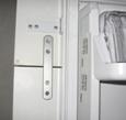 Technische fiches: Staande kasten 233H voor koelkast en vriezer Voorkant Waar plaats ik mijn stopcontacten?