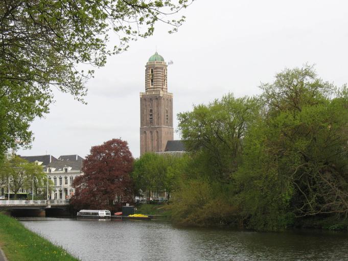 Zwolle Stad Zwolle Wie in Zwolle arriveert, ziet direct dat in deze stad zowel historie als heden sterk zijn vertegenwoordigd.