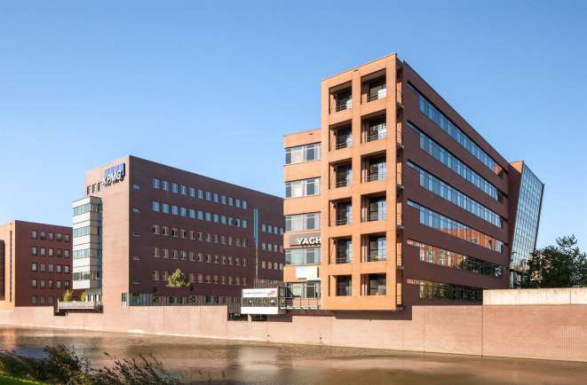 "La Balance" is een net afgewerkt kantoorgebouw gelegen op uitstekende zichtlocatie aan de ring van Zwolle, het gebouw is gelegen op kantorenpark Hanzeland.