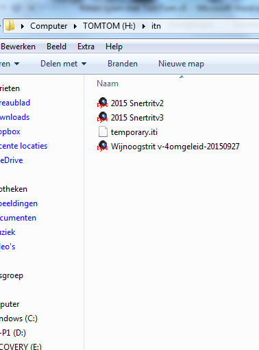 Dubbelklik nu op het TomTom Icoontje bij de schijven. U ziet rechts er van nu een lange lijst met bestandsmappen, Zoek de map met de naam itn.