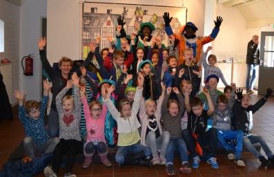 Groep 3-4 Bezoek pietenhuis Het oude slot Op dinsdag 22 november heeft groep 3-4 een bezoek gebracht aan het pietenhuis.