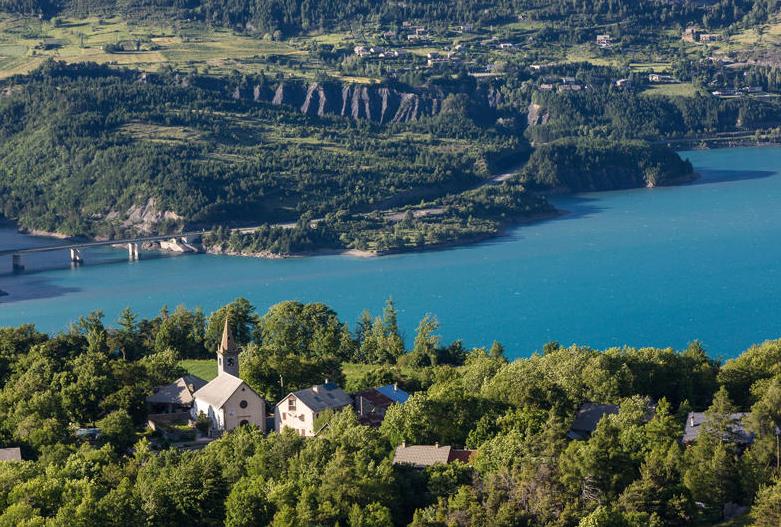 COL DE PONTIS Beoordeling Kort maar krachtige klim Geografie Land : Regio(s) : Provincie(s) : Wegnummer : Provence-Alpes-Côte d Azur Alpes-de-Haute-Provence D7 Vlak naast het meer Serre Ponçon draait
