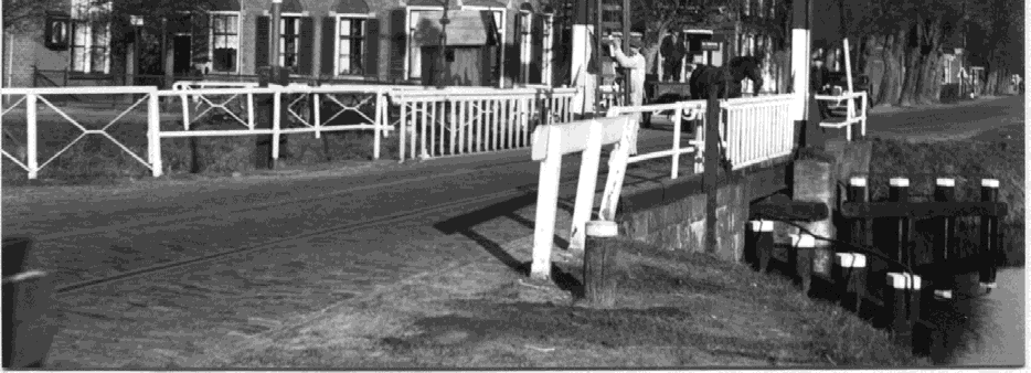 69. Hijkersmilde, februari 1933. Aankomst laatste tram uit Meppel. Krantenknipsel 70.