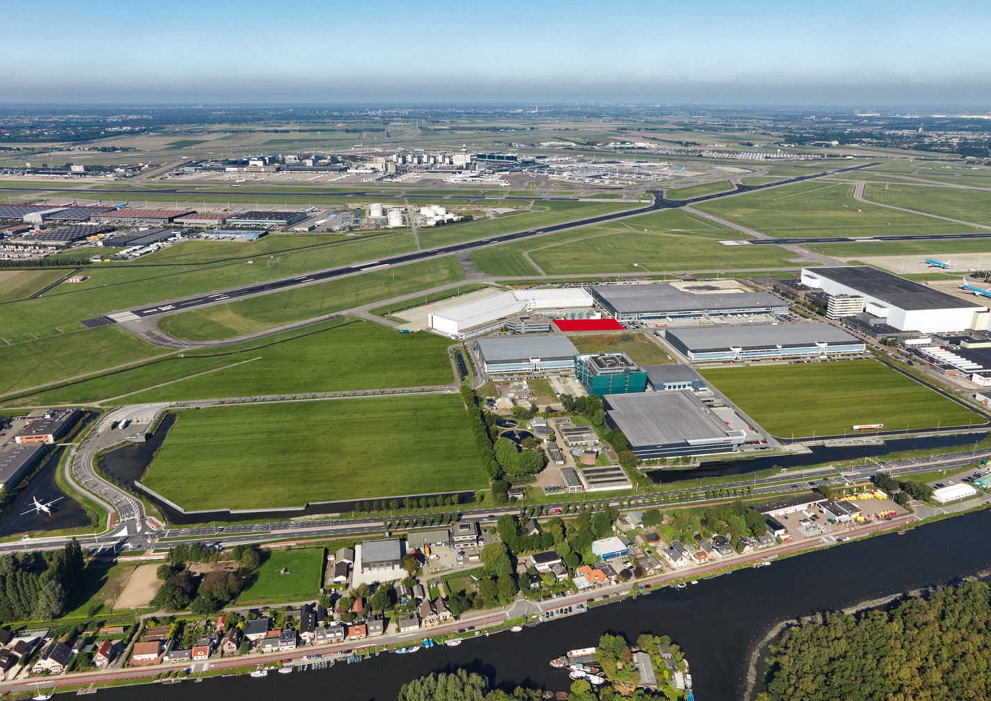 TE HUUR / TE KOOP FOR RENT / FOR SALE Schiphol Oude Meer Fokker Logistics Park, Fokker 5 ontwikkelingslocatie op het Fokker Logistics Park development location at Fokker Logistics Park 5.
