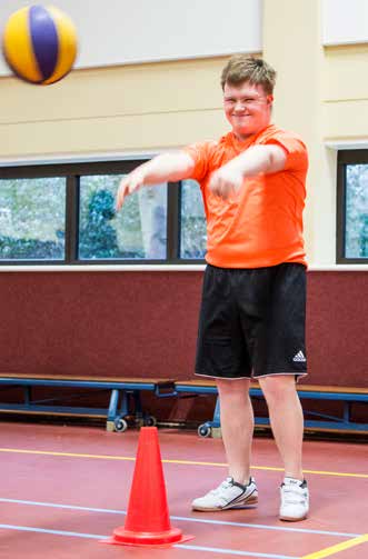 Jaarverslag Vereniging Gehandicaptensport Nederland 2015 5 De Missie Gehandicaptensport is sport en bewegen op maat, op zowel competitief als recreatief niveau, voor mensen met een handicap.