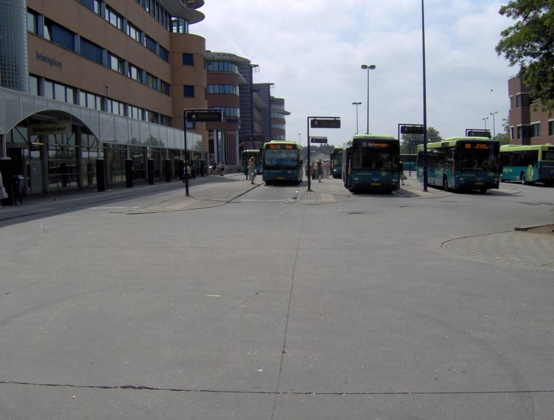 Openbaar vervoergebied Stedelijkheidsklasse 1,2 en 3 Treinstation en bus, metro of tram (min.