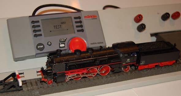 Je omgebouwde locomotief rijdt nu op een klassieke analoge baan beter dan vroeger.