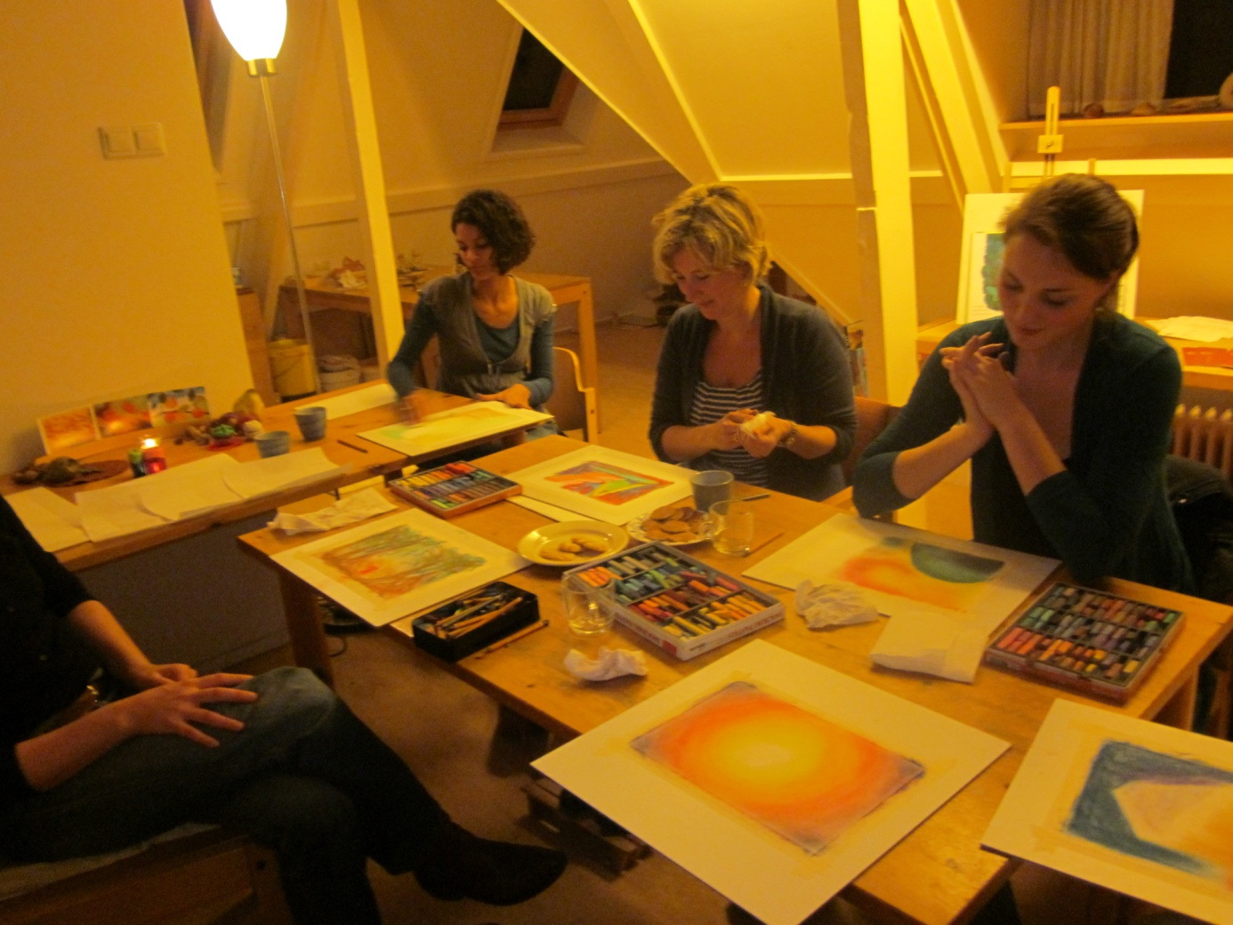 Avond Kunstzinnige Verdieping met Ellie van Dijk Zoals al eerder in deze nieuwsbrief is aangekondigd, geeft Ellie van Dijk, kunstzinnig therapeute op de Laan van Beek & Royen, avonden aansluitend op
