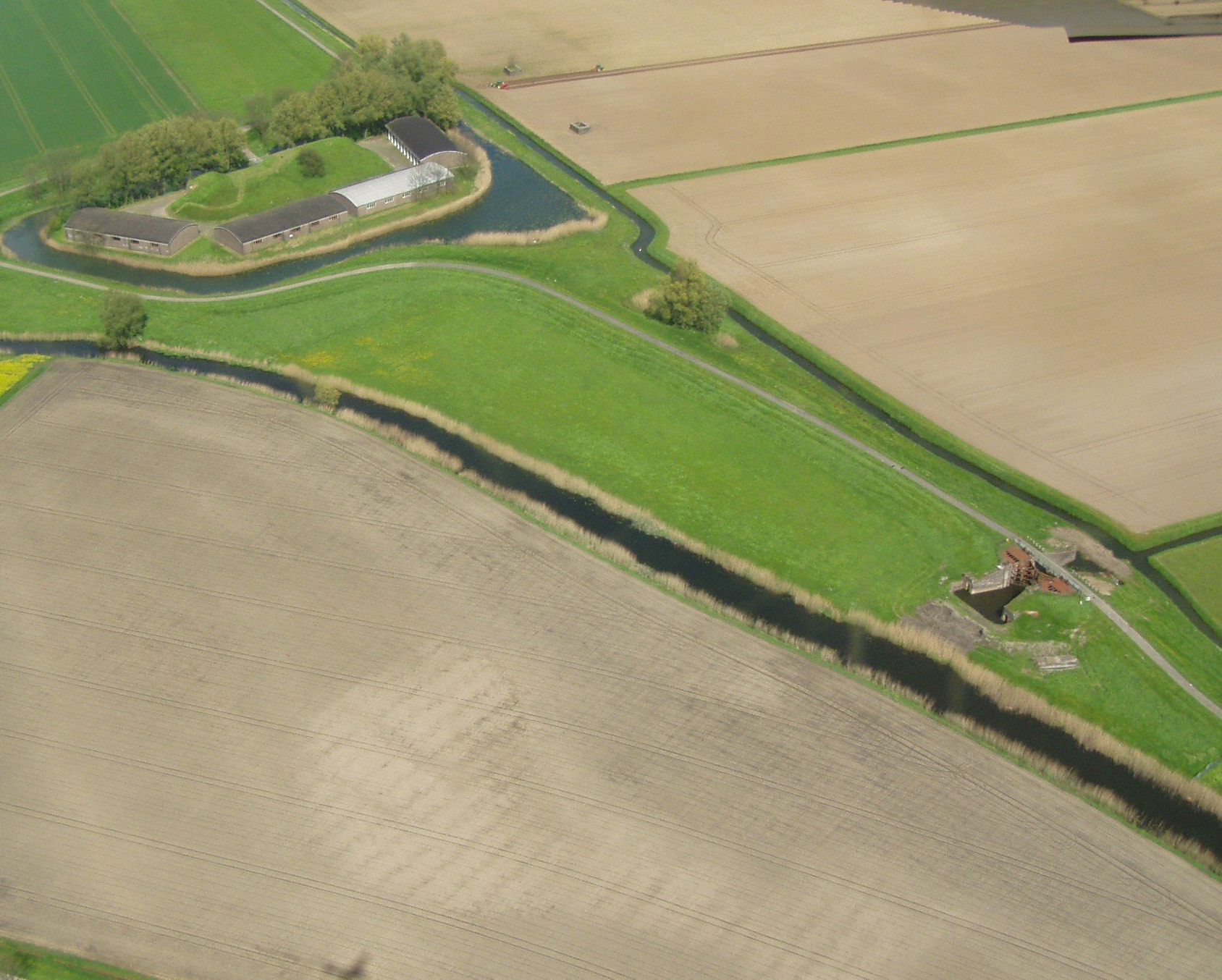 5 Naast de bestemmingsplanregels hebben gemeenten ook de kernkwaliteiten van de linie en het onderliggende landschap beschreven.