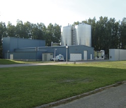 50-V1200 Historie In Dordrecht (locatie Baanhoek) produceert Evides Industriewater voor DuPont gedemineraliseerd water (demiwater) uit oppervlaktewater.