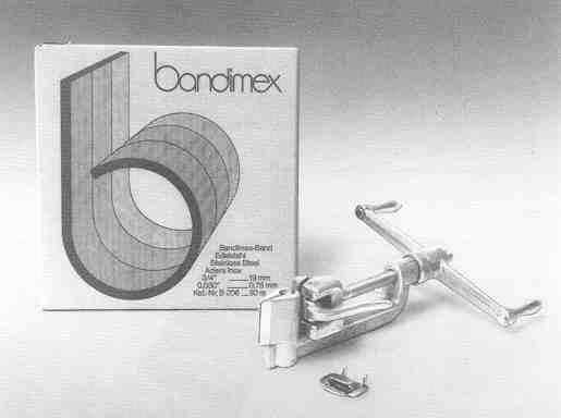 2. Buisklemmen Bandimex band op rol Men heeft slechts een Bandimex spantang, Bandimex band en Bandimex klemhuisjes (buckles) nodig voor het snel en voordelig maken van klembanden voor elke gewenste