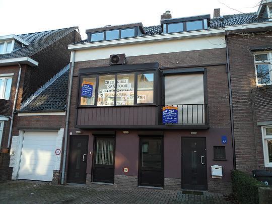 ONLINE VEILING KANTOORRUIMTE TE KOOP KANTOORPAND Gelegen in Bekkerveld met goede ontsluiting van en naar het centrum van Heerlen bieden wij dit kantoorobject aan