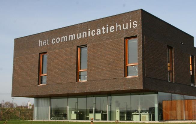 4. Onderzoeksbureau Overheid in Nederland Overheid in Nederland maakt de overheid zichtbaar waar de overheid onzichtbaar blijkt te zijn.