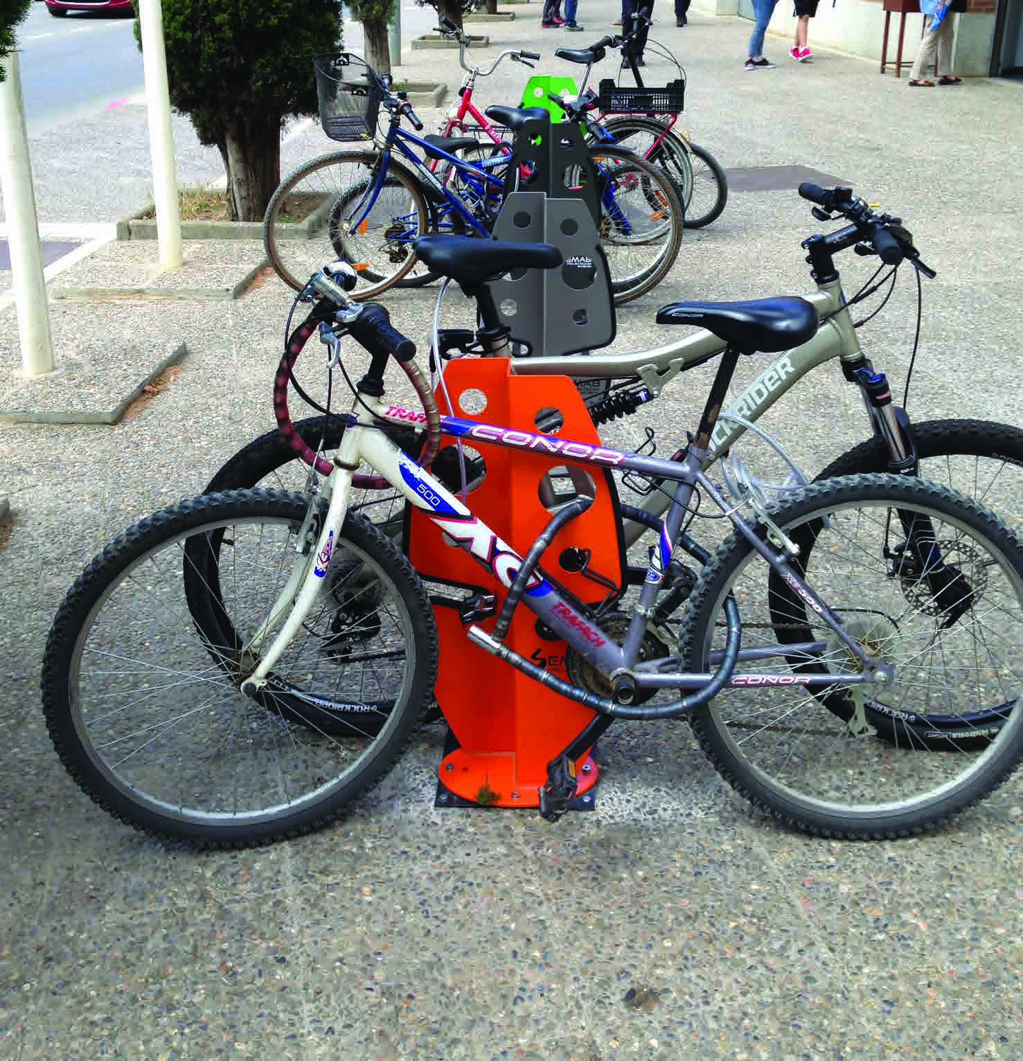 Over Semab Projects Semab is een jonge onderneming die zich richt op het bedenken en creëren van slimme parkeeroplossingen voor fietsen.