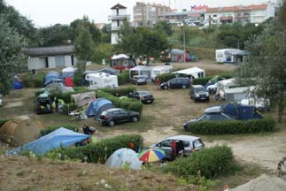 Dag 15 (9-8-'10) Vandaag hebben de auto laten staan om met de luxe trein naar Porto te gaan. Hier eerst wat rondgewandeld en vervolgens op een boot gestapt om over de Douro te varen.