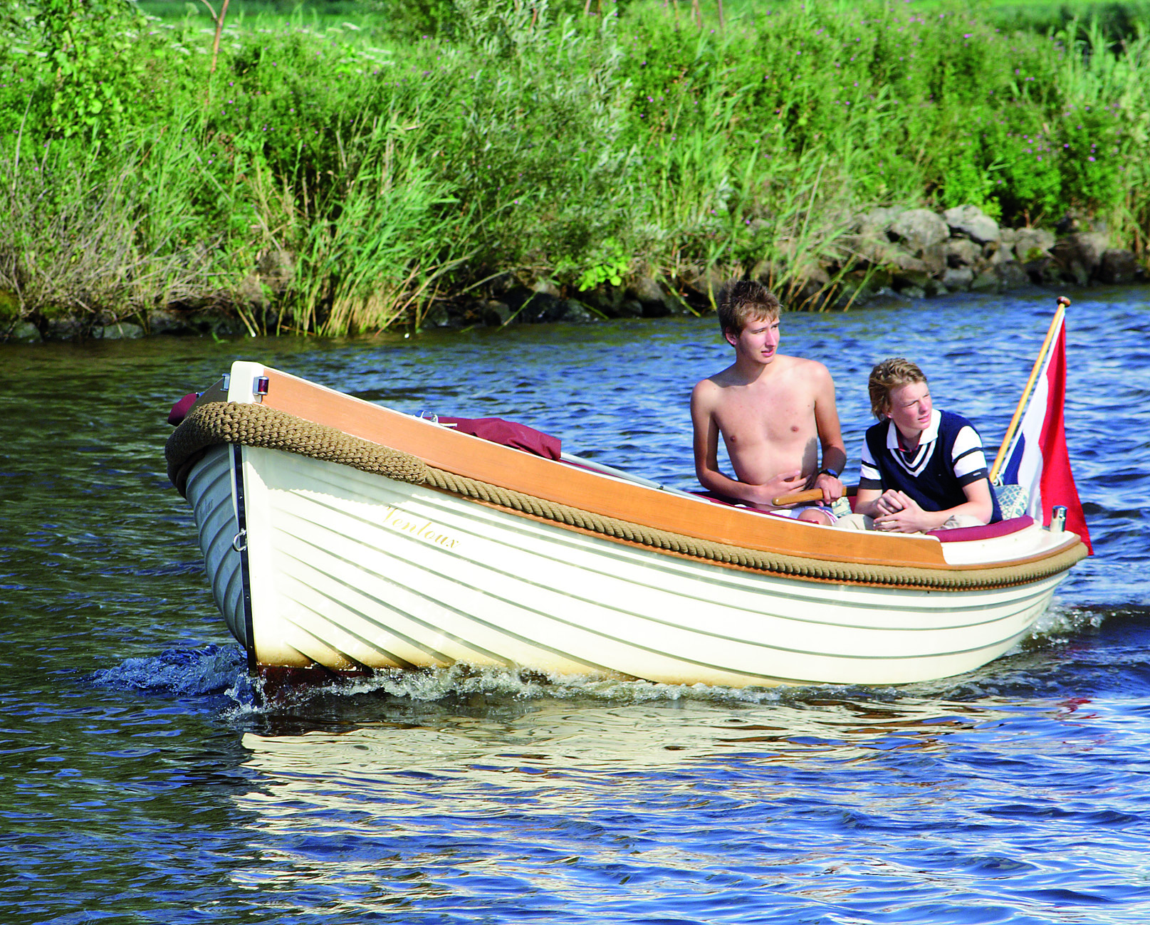 Scheepslengte Maximumsnelheid Periode 1* Periode 2** <6m tot 20 km/uur Geen vignet vereist Geen vignet vereist vanaf 20 km/uur 80 40 tot 20 km/uur 80 40 vanaf 20 km/uur 160 80 160 80 6-12 m > 12 m *