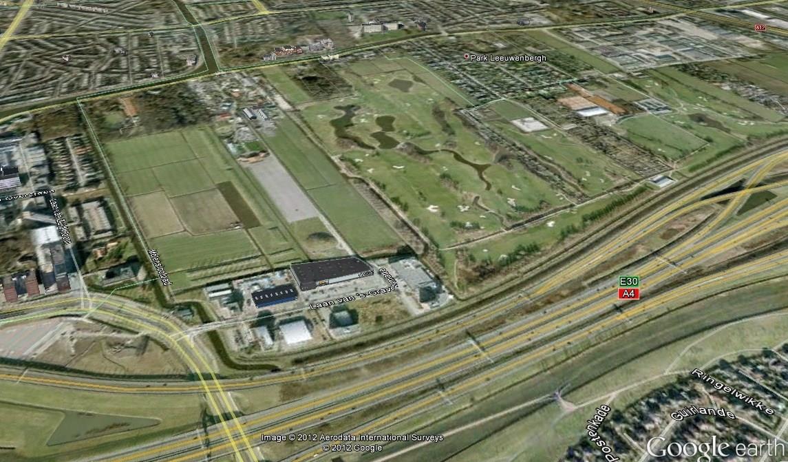 Figuur 3.1 Overzichtsbeeld van de Vlietzone Bron: Google Earth, 2012 3.2.1 Verkeersveiligheid De Rotterdamsebaan zorgt voor een betere verkeersafwikkeling en verbetert de verkeersveiligheid 14.