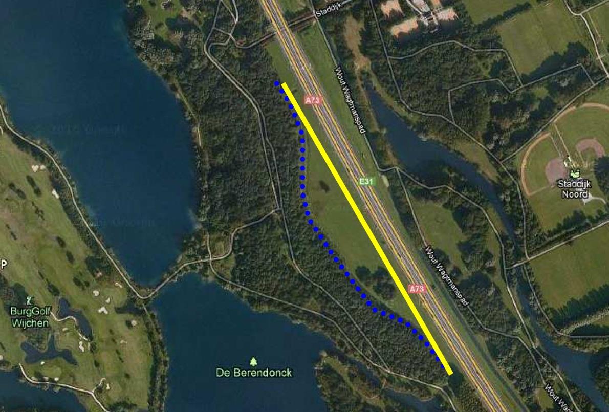 Figuur 3: In het kader van de ontwikkelingsvisie Berendonck is in 2012 een brede sloot tussen de Berendonck en de A73 richting de snelweg verlegd (blauwe stippellijn: oude loop; gele lijn: nieuwe