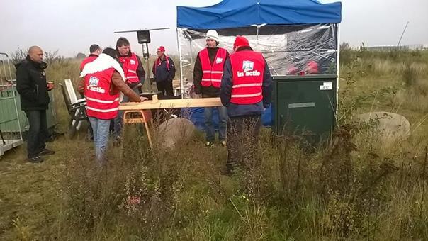 Kurkhameren en sjoelen in de berm van de Popenweg in Venlo.