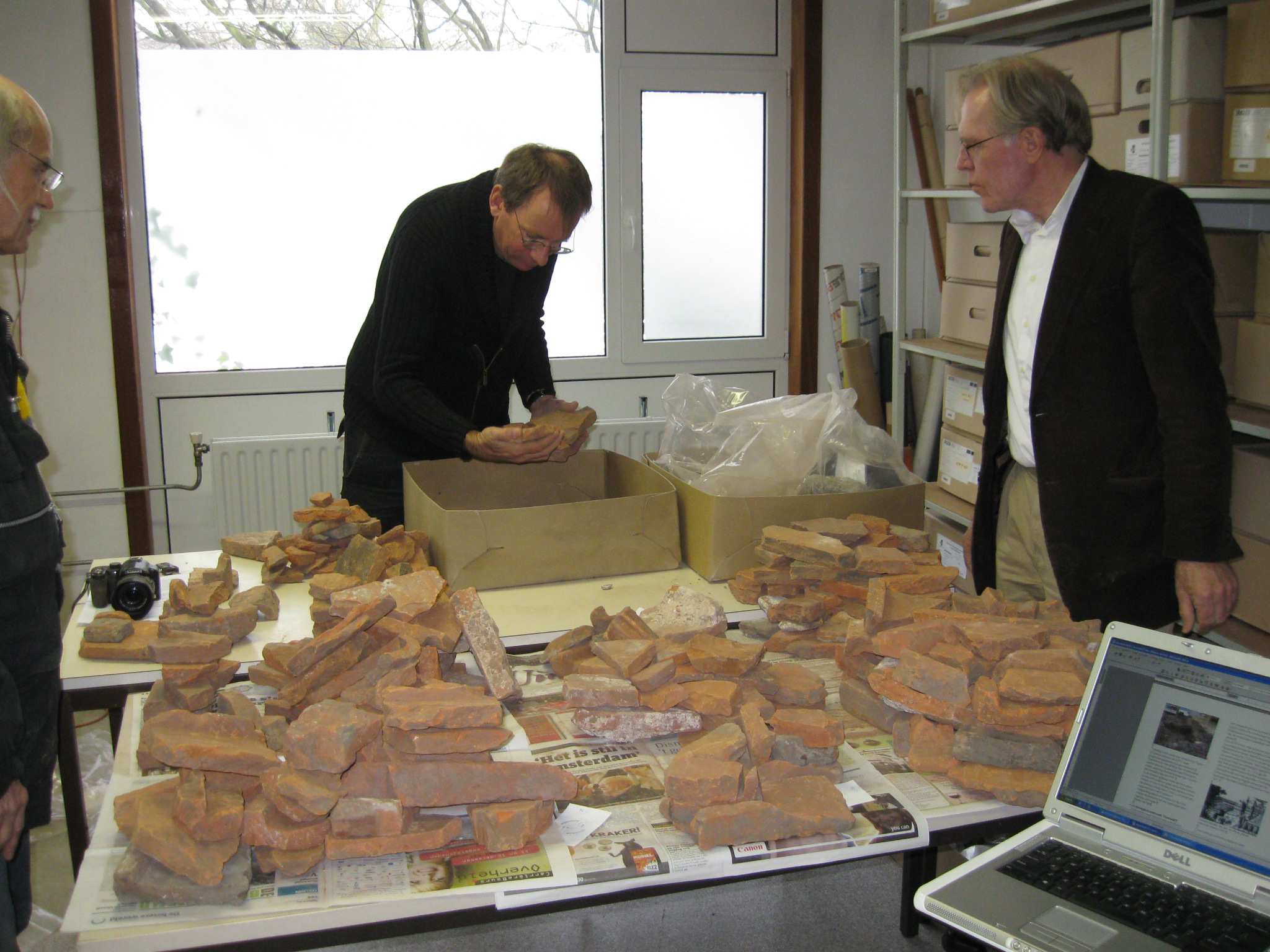 II. DE ARCHEOLOGISCHE KERNACTIVITEITEN 1. Onderzoek en begeleiding in het veld Helaas hebben er dit jaar door de werkgroep geen onderzoeken in het veld plaatsgevonden.