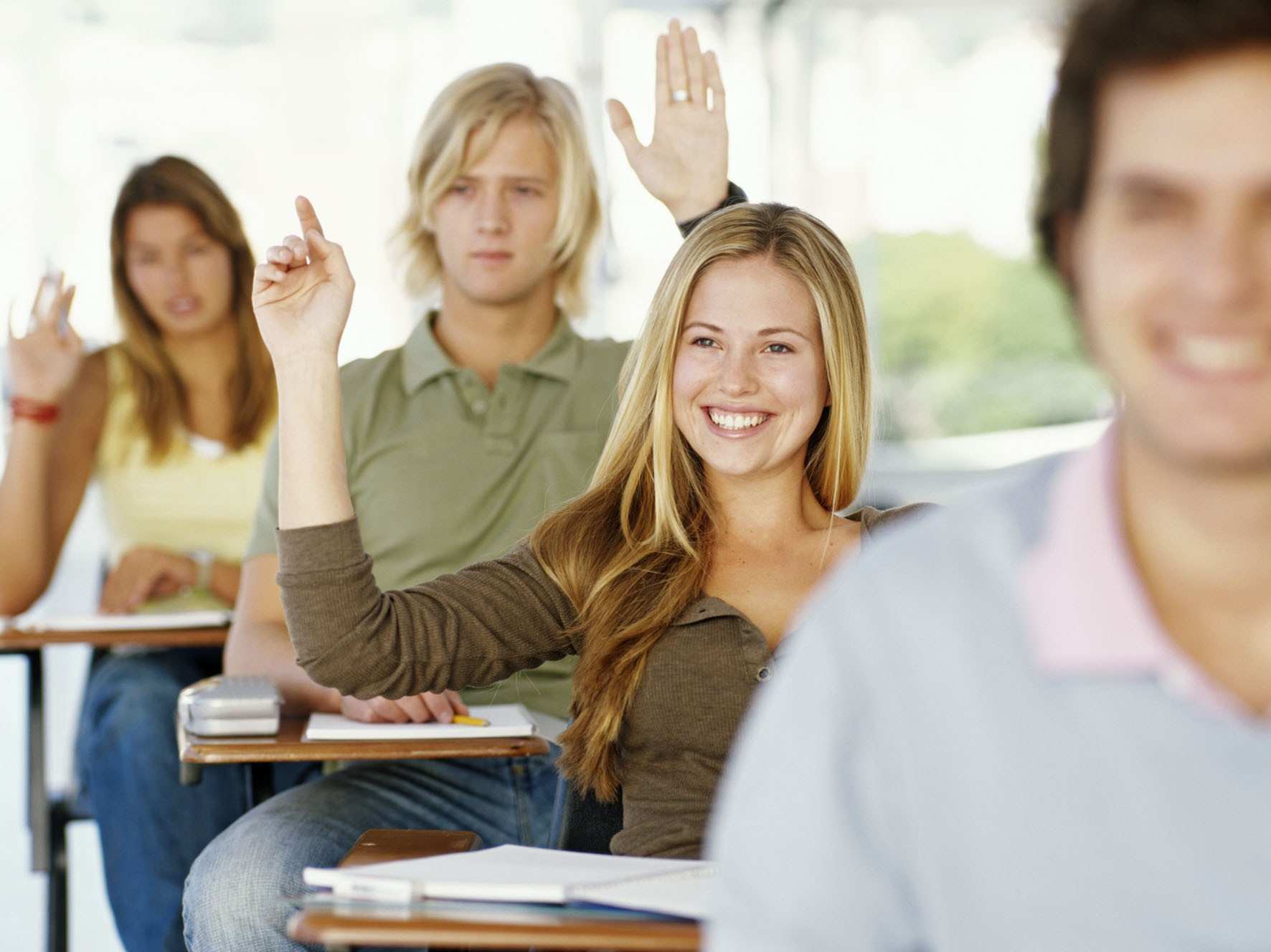 Hooggeschoolden Goede aansluiting met de arbeidsmarkt - Master Minder goed Wetenschappen - Biologie Diergeneeskunde Psychol. en pedag. - Soc. en cult. antropologie Taal- en letterkunde Beweg.