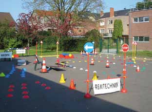 Educatie >> Artiest op de fiets U kan het project Artiest op de fiets voor een bezoek aan uw school reserveren.