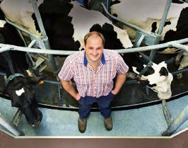 Een rapportage van Dieter D Haene uit Ingooigem-Anzegem in België In 2014 begon Dieter D Haene met in het rantsoen voor zijn melkkoeien.