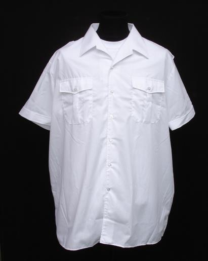 Hemd Wit lange mouw pol/kat Wit zomerhemd met lange mouwen, knopen aan manchetten, 2 borstzakken 65% katoen / 35% polyester 130 gr/m² 37 t.e.m. 47 Wit IIA 02-00 LM W Ook verkrijgbaar in 100% katoen: