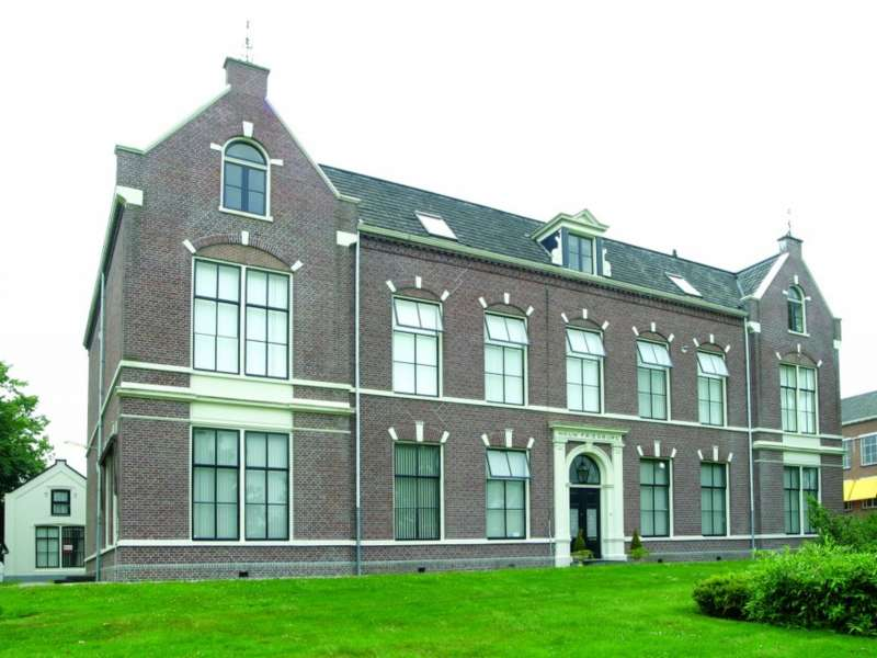 Huur kantoorruimte op Burgemeester Falkenaweg 58 te Heerenveen 75 p/m 2 p/jaar