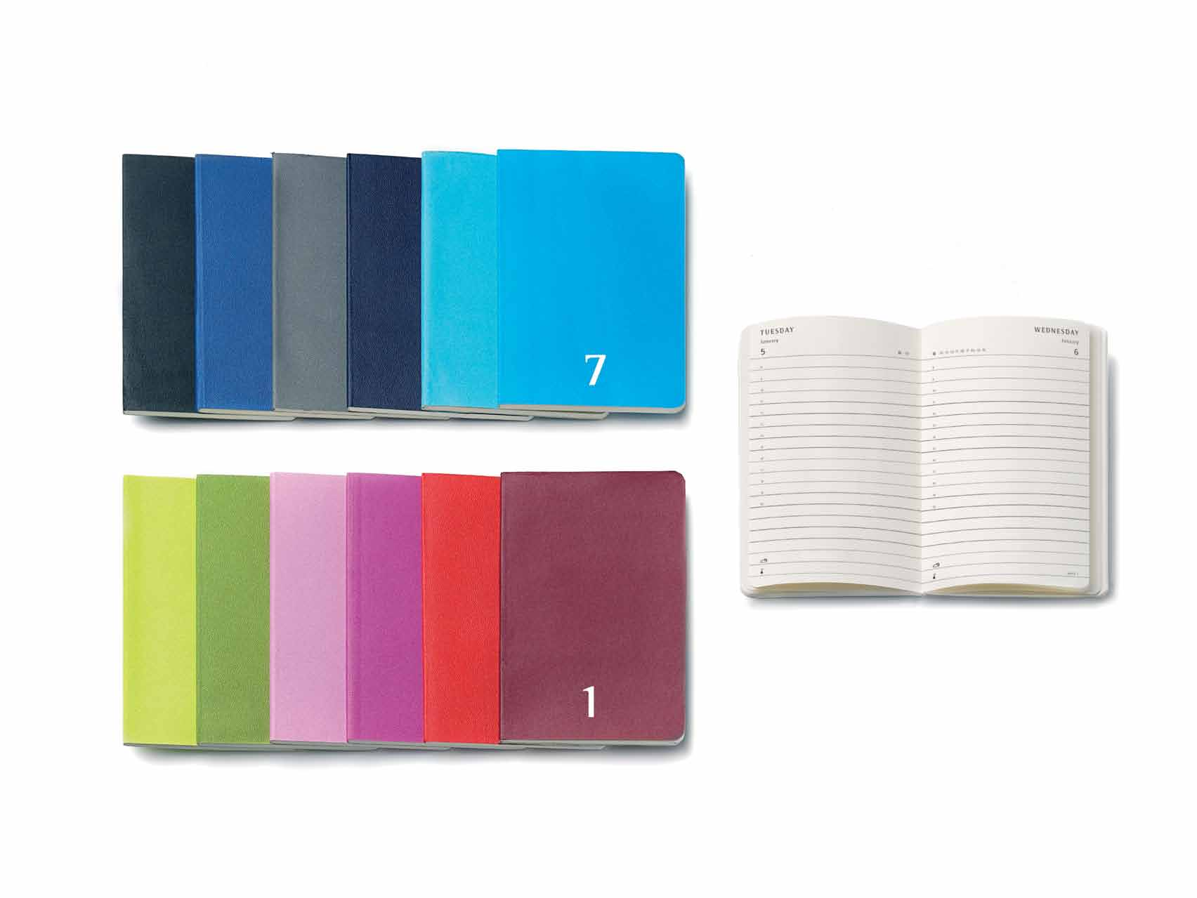 MOLESKINE ELKE MAAND EEN ANDERE KLEUR AGENDA DAGOVERZICHT 12 maanden: één kleur per maand. ELKE MAAND EEN ANDERE KLEUR AGENDA MET DAGOVERZICHT Soepele omslag in 12 verschillende kleuren.