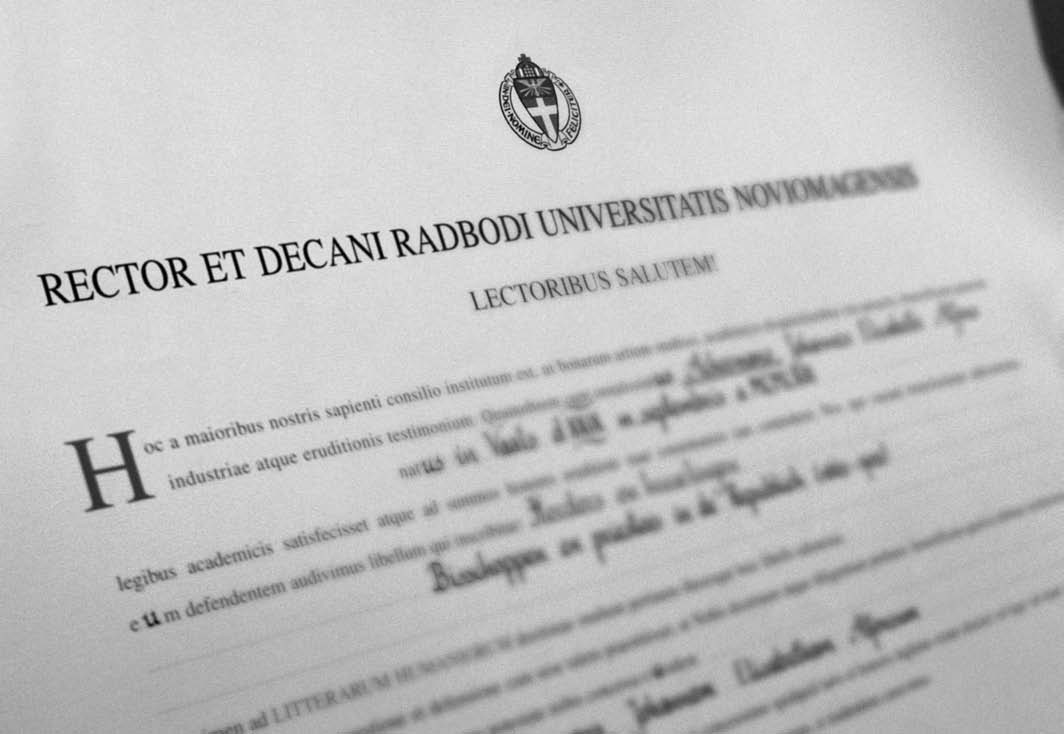 Meer dan 1.000 Nijmeegse proefschriften digitaal beschikbaar In het eerste kwartaal van 2007 is het 1.000ste proefschrift van de Radboud Universiteit Nijmegen digitaal beschikbaar gekomen.