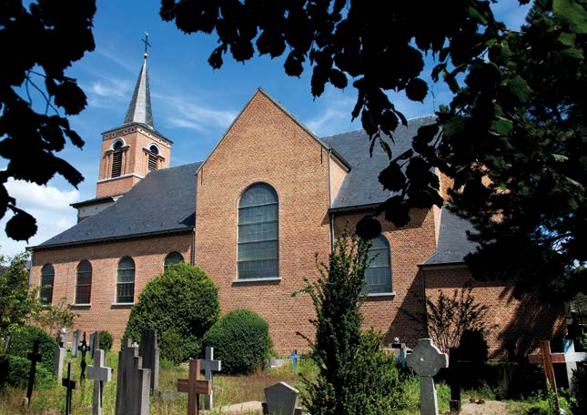 Kerkhof bij de Sint-Antonius Abtkerk in Wolfsdonk (Langdorp Aarschot) Naast het slechts druppelsgewijs toegepaste, meer dan twee eeuwen oude verbod op het begraven in de bebouwde kom, zorgden de