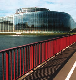 Het Europees Parlement 14 Een heel belangrijke instelling van de EU is het Europees Parlement. In het Europees Parlement zijn de burgers van alle EU-landen vertegenwoordigd.