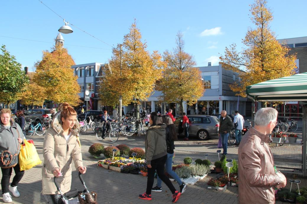 2. Algemene informatie / Locatie De Breestraat en omgeving zijn het koopcentrum van de regio voor de inwoners van Beverwijk, Uitgeest en Heemskerk.