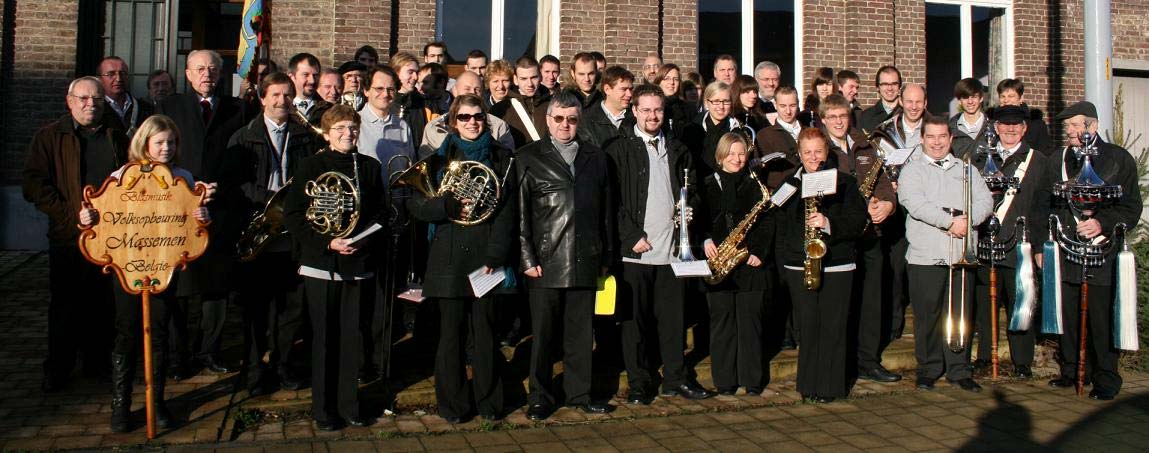 Elk jaar op de eerste zondag van december viert Volksopbeuring het feest van Sinte Cecilia. Op 7 december 2008, bij een stralende eindejaarszon, waren de muzikanten dus weer op post.