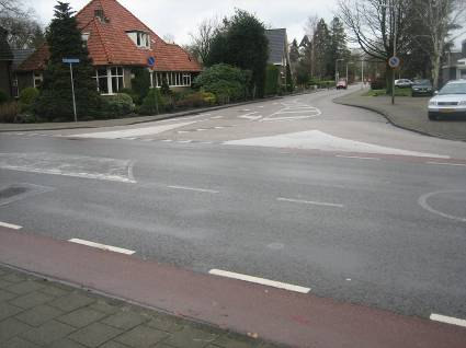 Kruispunt Kerkstraat - Scherpenzeelseweg, Goor Snelheidsregime 5 Ongevallenlocatie (//5jr) Niet verlenen van voorrang. Geen logisch kruispunt.