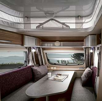 ERIBA Feeling & Nova Light 25 Woon- en keukencomfort Optimaal wooncomfort in een compacte caravan.