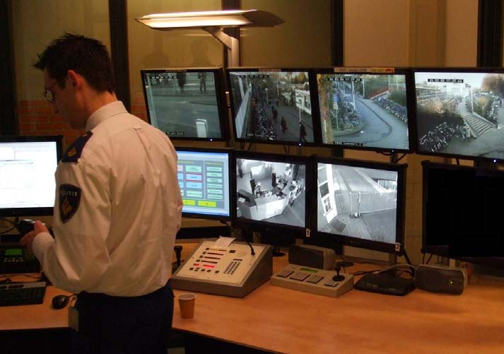 3 Effecten achter de schermen Cameratoezicht is slechts één van de maatregelen die in het stationsgebied zijn getroffen om de veiligheid te vergroten en de overlast te verminderen.